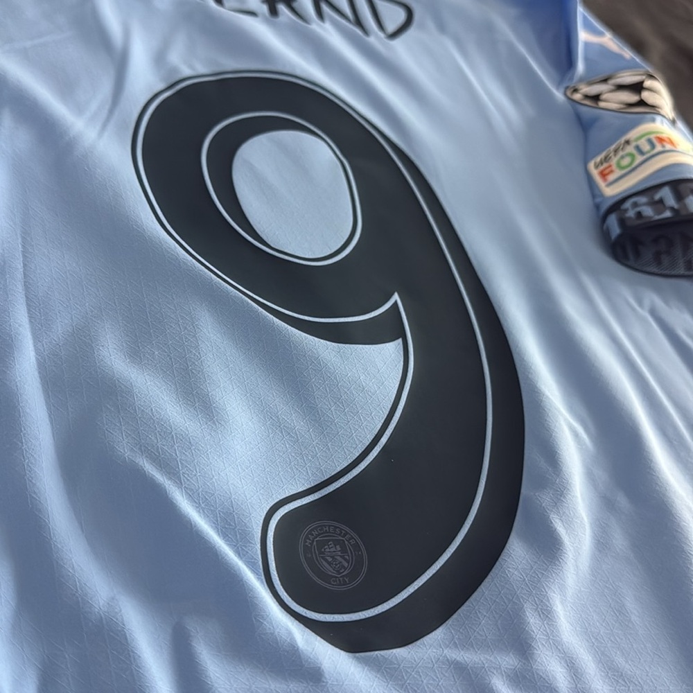 Manchester City #9 Erling Haaland 2024-25 Puma Home Player Edition Jersey - Picture 9 of 13